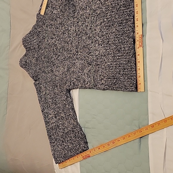 JONES NEW YORK SIGNATURE Size Small Gray Back & White Knit Zippered Sweater - Picture 11 of 16